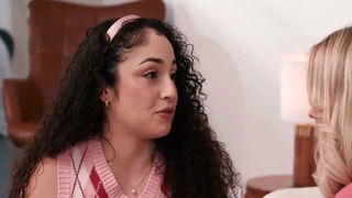 Pixie Smalls face sitting close-ups sex video
